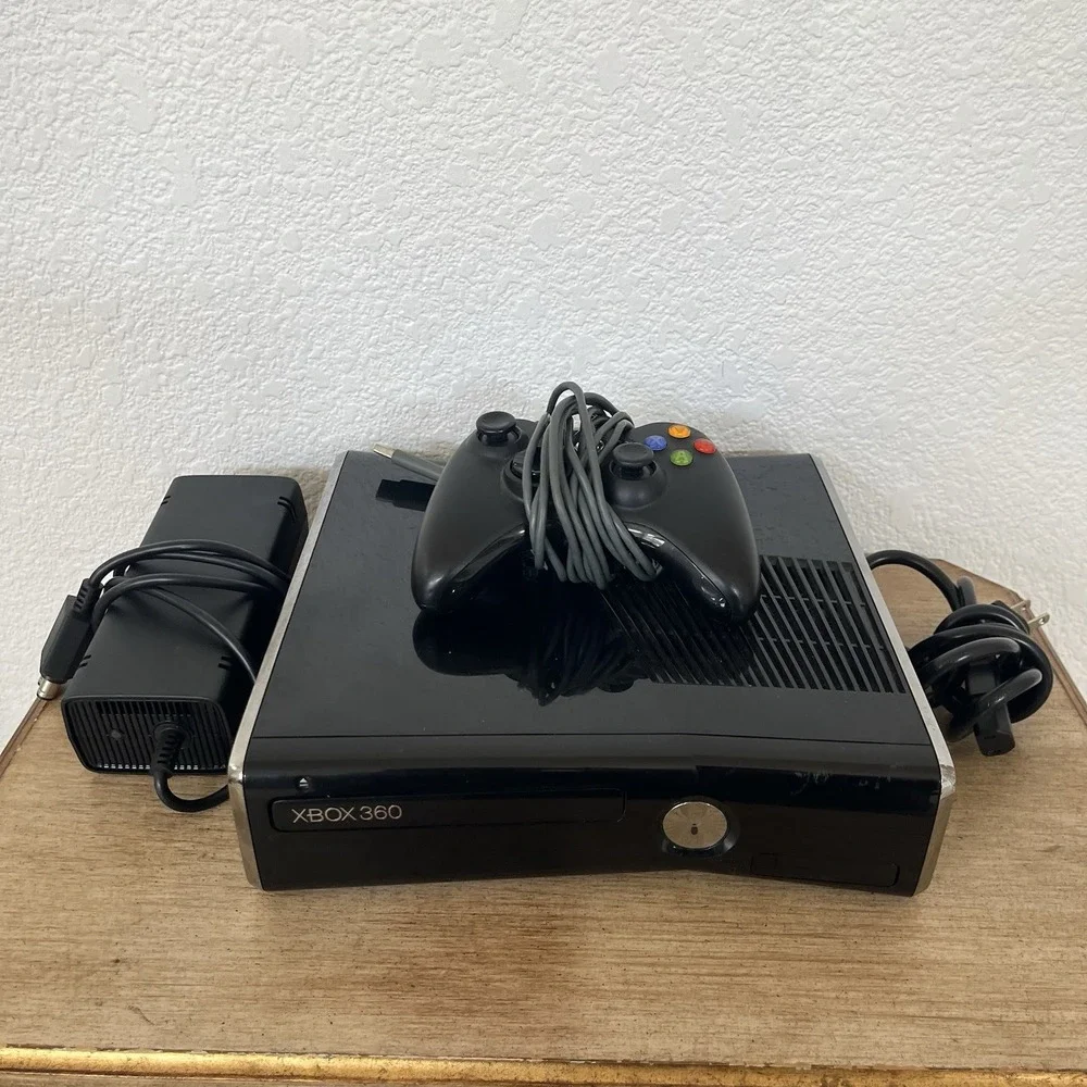 Microsoft Xbox 360 S 250GB Home Videogame Console - Black Tested Scratches!